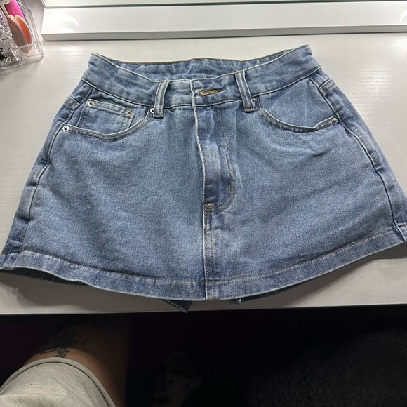 BRAND NEW Camo skirt, Denim skort. - Picture 2 of 2
